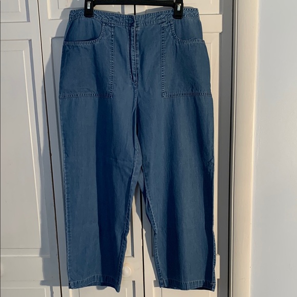 Liz Claiborne Crazy Horse Denim - Crazy Horse by Liz Claiborne Blue Ankle Cropped Jeans with Relaxed Fit